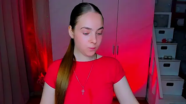 Snapshot of Maddy_Wood_ chatting on 05/17/26, 02:46 Maddy Wood online show from 05/17/26, 02:46