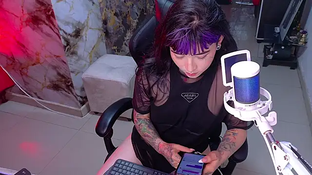 nova kitttyy online show from 06/17/26, 04:26