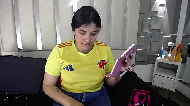 Snapshot of belen_green chatting on 07/07/26, 01:59 belen green online show from 07/07/26, 01:59