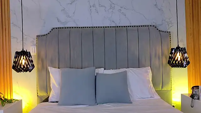 AnnaLoren  online show from 04/02/26, 12:14