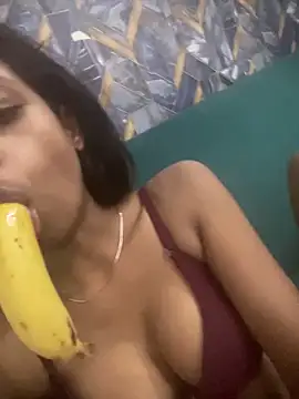 Snapshot of Rani1993 chatting on 02/21/26, 08:21 Rani1993 online show from 02/21/26, 08:21