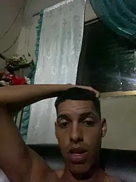 Snapshot of Alee_2005 chatting on 02/19/26, 05:58 Alee 2005 online show from 02/19/26, 05:58