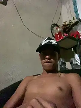 Snapshot of Alee_2005 chatting on 02/27/26, 06:35 Alee 2005 online show from 02/27/26, 06:35