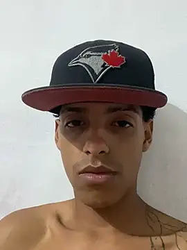 Snapshot of Alee_2005 chatting on 07/14/26, 06:29 Alee 2005 online show from 07/14/26, 06:29