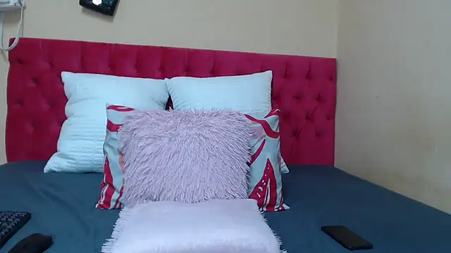 HornyLilHoney online show from 04/08/26, 04:01