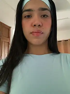 Snapshot of Lily_em chatting on 07/06/26, 12:35 Lily em online show from 07/06/26, 12:35