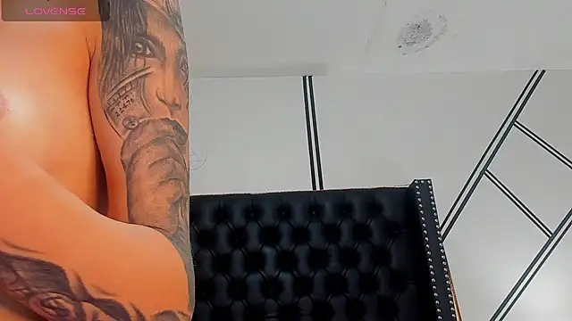 Snapshot of evangeline_valencia chatting on 02/19/26, 09:33 evangeline valencia online show from 02/19/26, 09:33