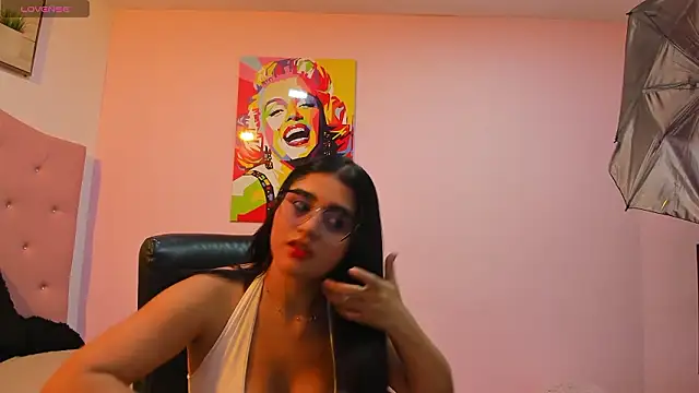 Snapshot of mila_quin chatting on 02/26/26, 07:24 mila quin online show from 02/26/26, 07:24