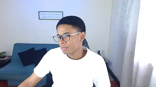 Snapshot of liiam3 chatting on 02/21/26, 08:43 liiam3 online show from 02/21/26, 08:43