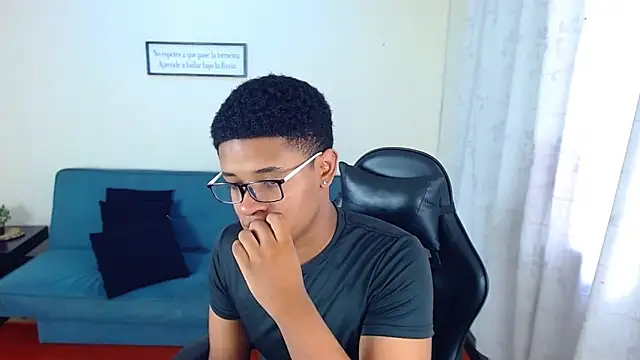 liiam3 online show from 03/25/26, 08:48