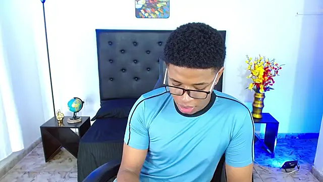 liiam3 online show from 04/08/26, 09:04