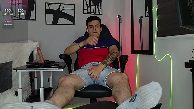 Snapshot of nico_pelusa chatting on 02/17/26, 10:16 nico pelusa online show from 02/17/26, 10:16