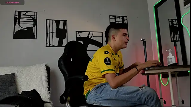 nico pelusa online show from 04/13/26, 08:58