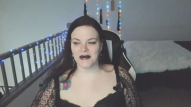 Snapshot of VixieNyx chatting on 02/24/26, 05:22 VixieNyx online show from 02/24/26, 05:22