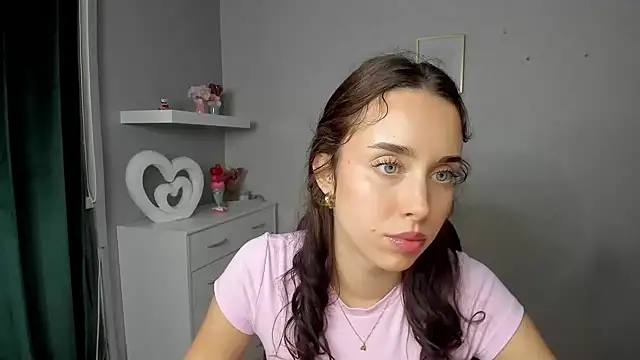 AdeleSolo online show from 05/12/26, 05:37