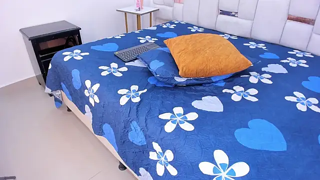 Zoe  smiith online show from 02/28/26, 04:13