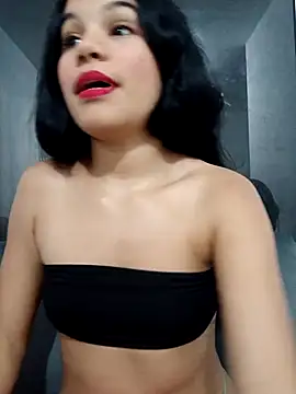 Snapshot of Little-Pussy19 chatting on 02/26/26, 04:22 Little-Pussy19 online show from 02/26/26, 04:22