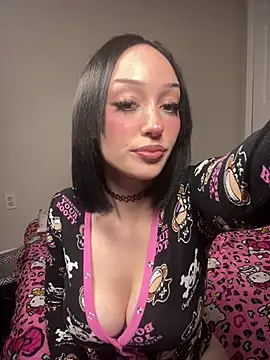 strwbrrymilk online show from 03/31/26, 03:41