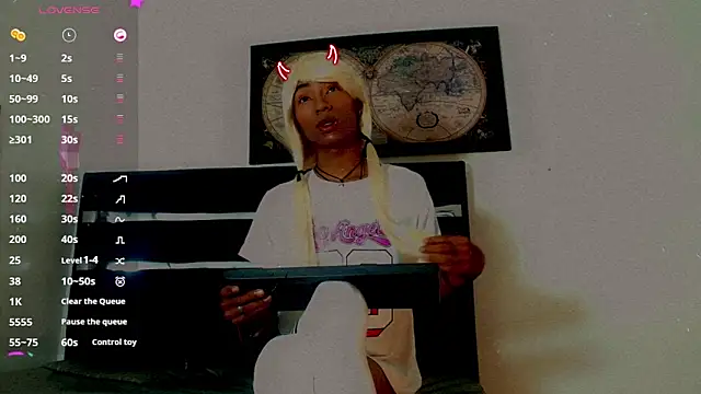 Snapshot of suzume_Mendez chatting on 02/19/26, 11:06 suzume Mendez online show from 02/19/26, 11:06