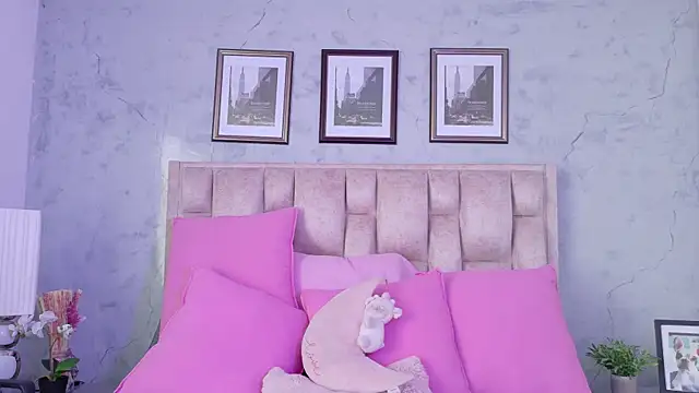 IsabellaRossi online show from 05/12/26, 05:54