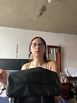 Snapshot of Aria__Rousse03 chatting on 02/25/26, 02:05 Aria Rousse03 online show from 02/25/26, 02:05