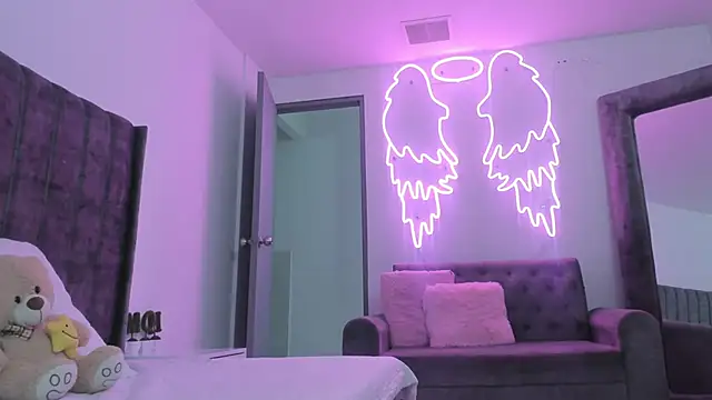 Evelin  thompsson online show from 02/17/26, 04:09