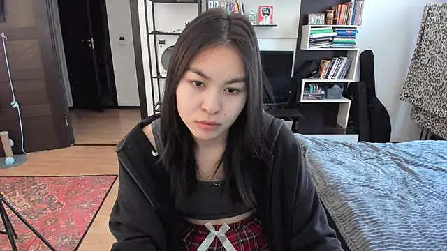 Snapshot of moon_bloom chatting on 02/25/26, 11:31 moon bloom online show from 02/25/26, 11:31