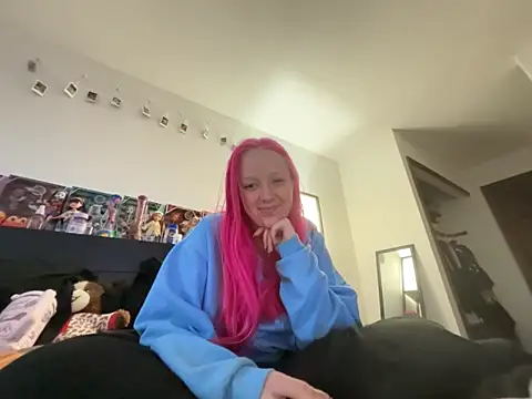 Snapshot of pinkhairfun16 chatting on 02/19/26, 12:45 pinkhairfun16 online show from 02/19/26, 12:45