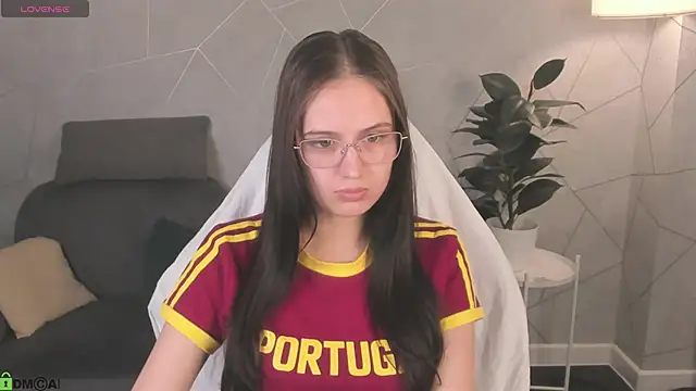 Miaa Hill online show from 04/16/26, 11:33