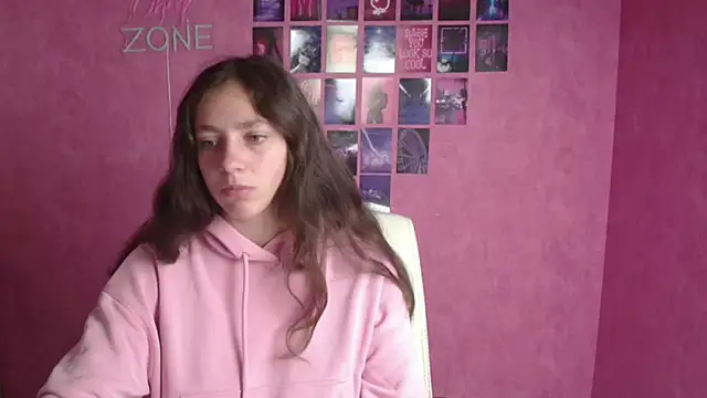 Snapshot of KissMeJulia chatting on 05/14/26, 05:14 KissMeJulia online show from 05/14/26, 05:14