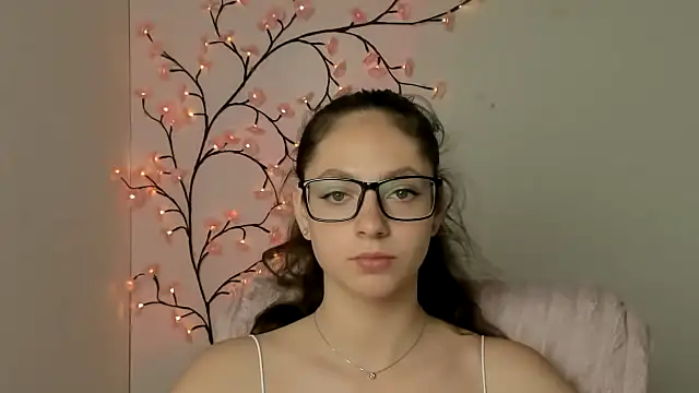 KissMeJulia online show from 06/26/26, 05:23