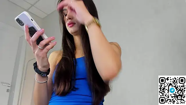 Snapshot of Adele_Lanea chatting on 04/08/26, 08:47 Adele Lanea online show from 04/08/26, 08:47