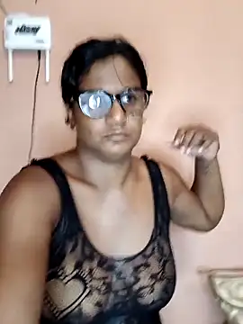 Snapshot of indianstrawberrylips4u chatting on 02/24/26, 05:27 indianstrawberrylips4u online show from 02/24/26, 05:27