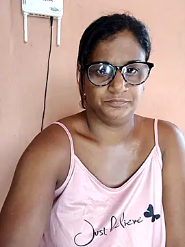 indianstrawberrylips4u online show from 03/21/26, 05:56