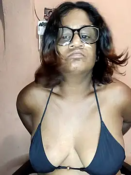 indianstrawberrylips4u online show from 04/14/26, 07:31