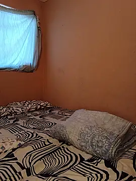 indianstrawberrylips4u online show from 06/12/26, 05:39