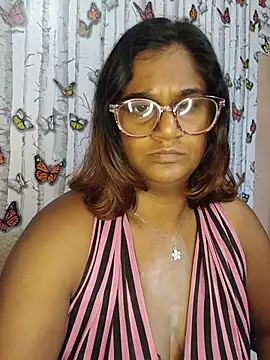 indianstrawberrylips4u online show from 06/16/26, 05:54