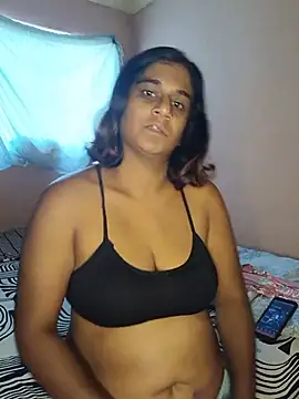 indianstrawberrylips4u online show from 06/24/26, 07:40