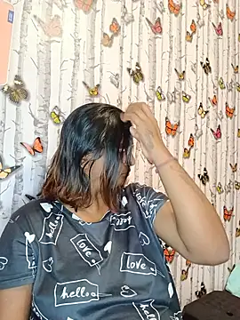 indianstrawberrylips4u online show from 07/08/26, 06:45