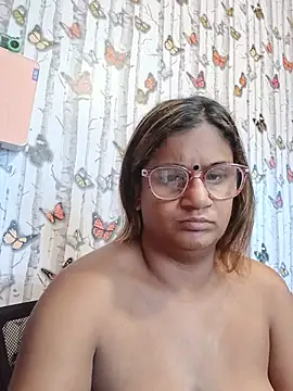 indianstrawberrylips4u online show from 08/02/26, 05:17