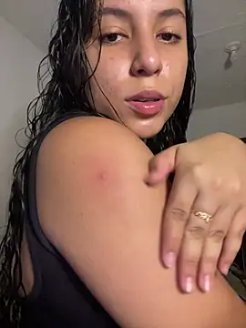 Snapshot of FerLondon55 chatting on 02/21/26, 05:19 FerLondon55 online show from 02/21/26, 05:19