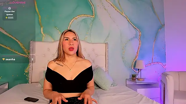 Snapshot of milkavelvett chatting on 02/27/26, 04:07 milkavelvett online show from 02/27/26, 04:07