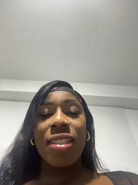 Snapshot of ZarahFerreira chatting on 02/25/26, 10:30 ZarahFerreira online show from 02/25/26, 10:30