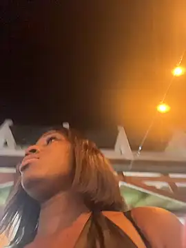 Snapshot of ZarahFerreira chatting on 03/04/26, 12:38 ZarahFerreira online show from 03/04/26, 12:38