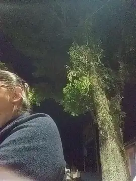 Snapshot of pareja_latina2214 chatting on 03/25/26, 02:28 pareja latina2214 online show from 03/25/26, 02:28