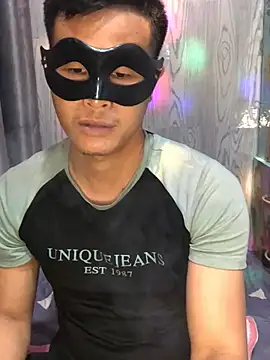  Men 2026 online show from 04/26/26, 12:30