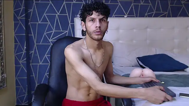 Snapshot of LuckySammer chatting on 02/24/26, 12:14 LuckySammer online show from 02/24/26, 12:14