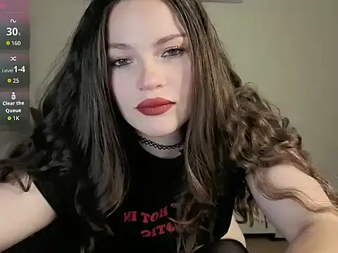Avelinehowo uwu online show from 07/02/26, 06:58