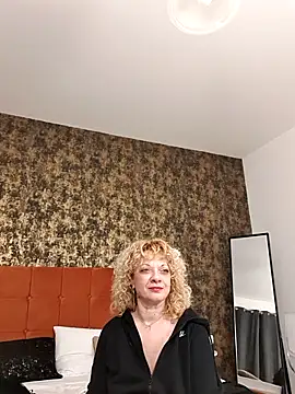 Snapshot of LaireeFelini chatting on 02/22/26, 07:34 LaireeFelini online show from 02/22/26, 07:34