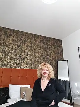 Snapshot of LaireeFelini chatting on 02/23/26, 07:11 LaireeFelini online show from 02/23/26, 07:11